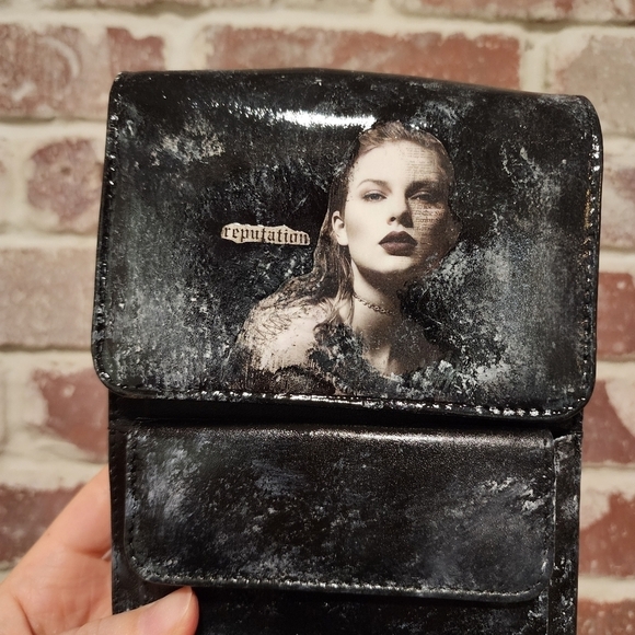 Taylor Swift Reputation Inspired Crossbody Bag - Picture 11 of 12
